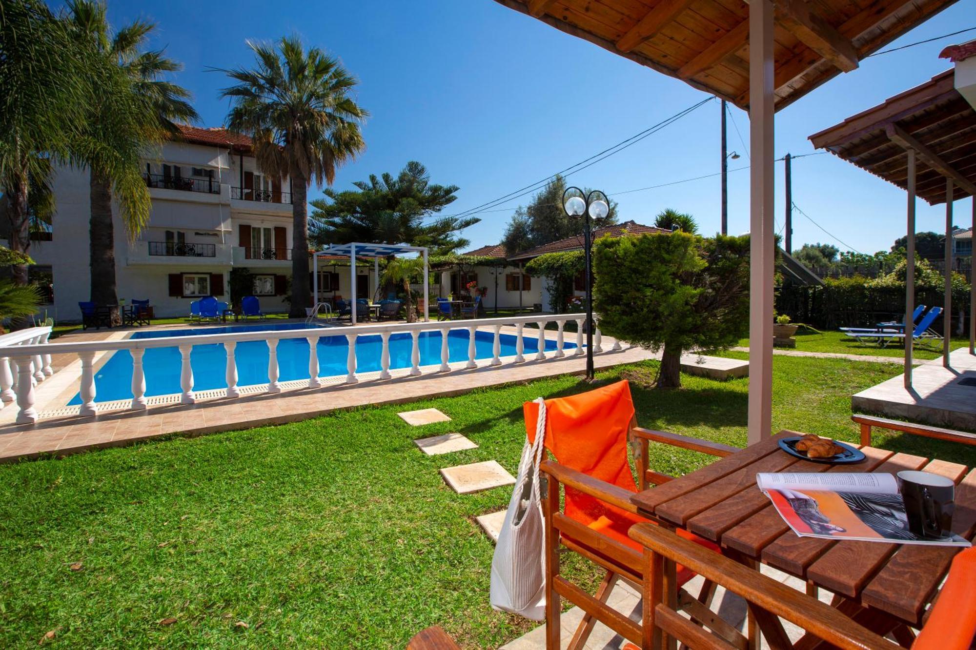 Villa Dimitris Apartments & Bungalows Frínion エクステリア 写真