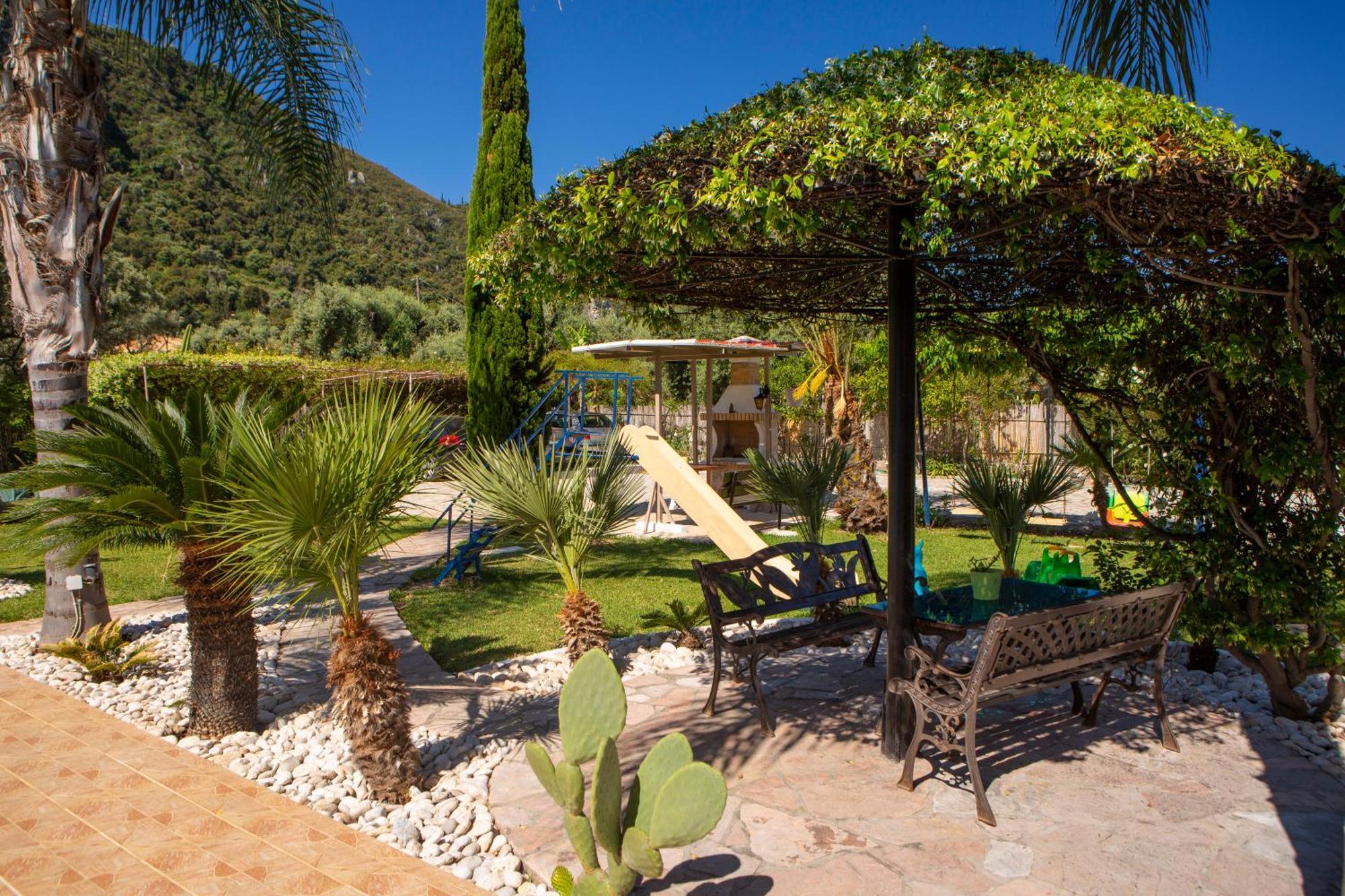 Villa Dimitris Apartments & Bungalows Frínion エクステリア 写真