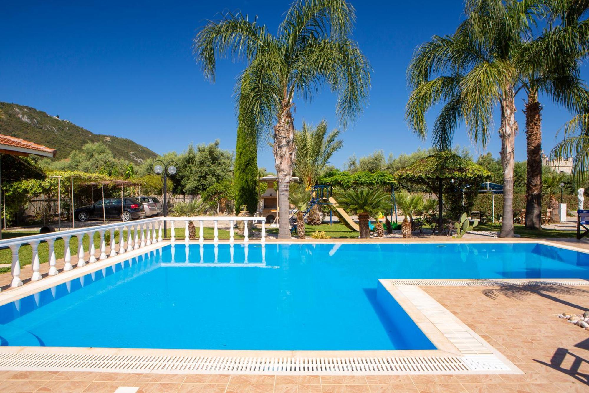 Villa Dimitris Apartments & Bungalows Frínion エクステリア 写真