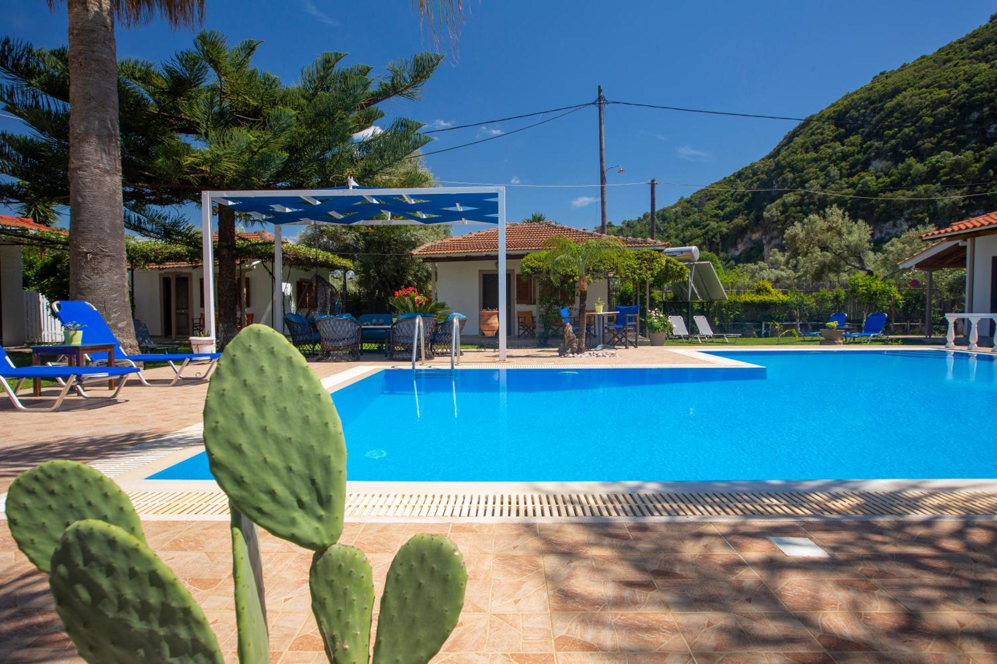 Villa Dimitris Apartments & Bungalows Frínion エクステリア 写真