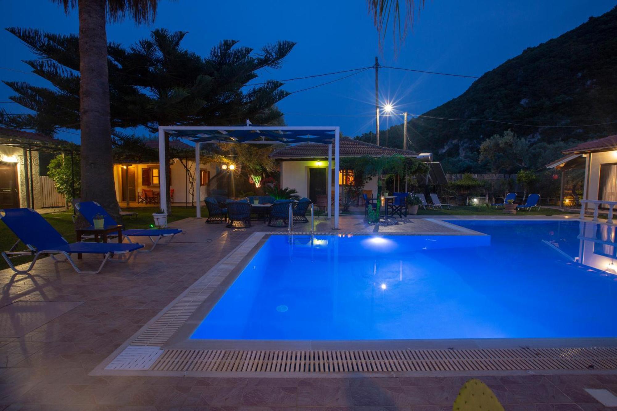 Villa Dimitris Apartments & Bungalows Frínion エクステリア 写真