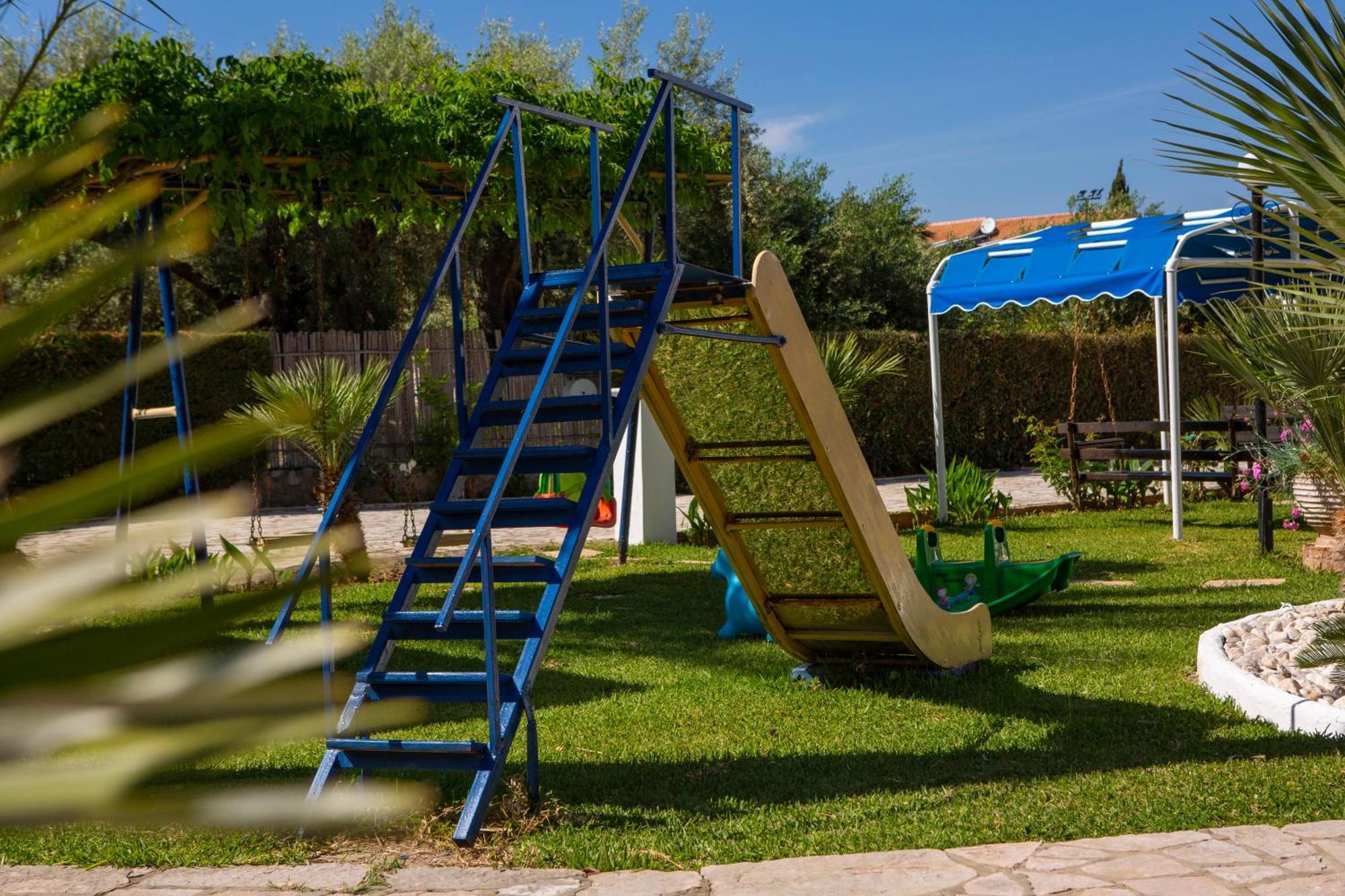 Villa Dimitris Apartments & Bungalows Frínion エクステリア 写真