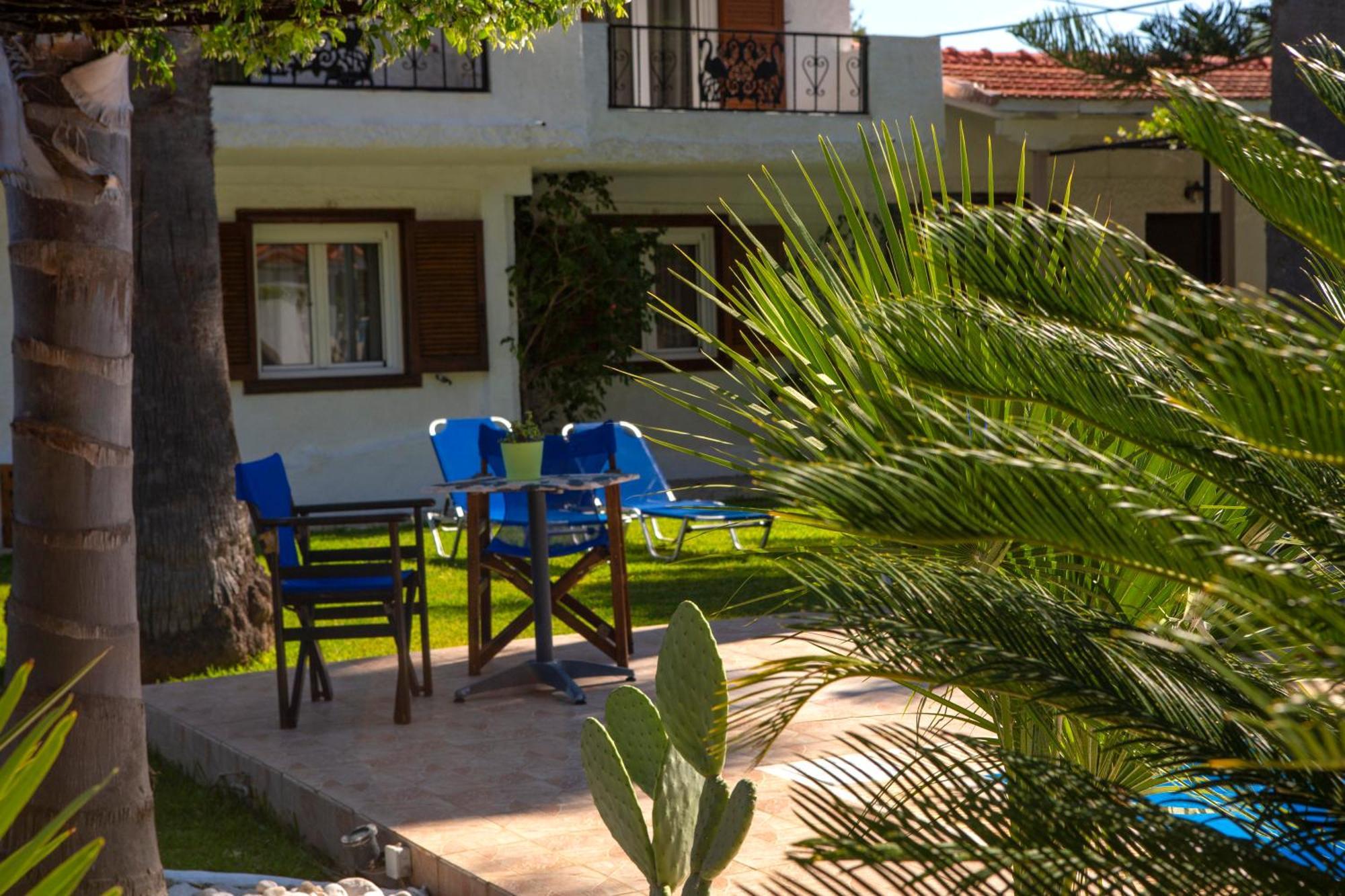 Villa Dimitris Apartments & Bungalows Frínion エクステリア 写真