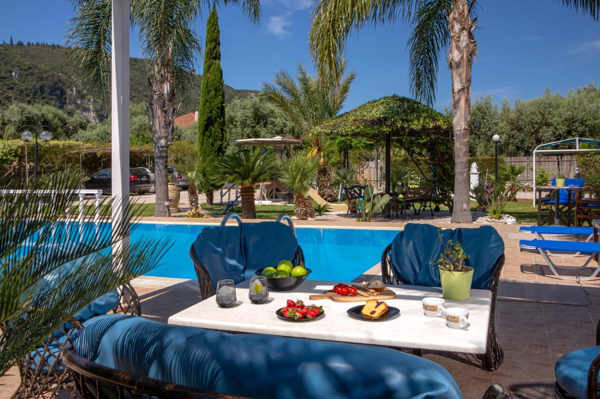 Villa Dimitris Apartments & Bungalows Frínion エクステリア 写真