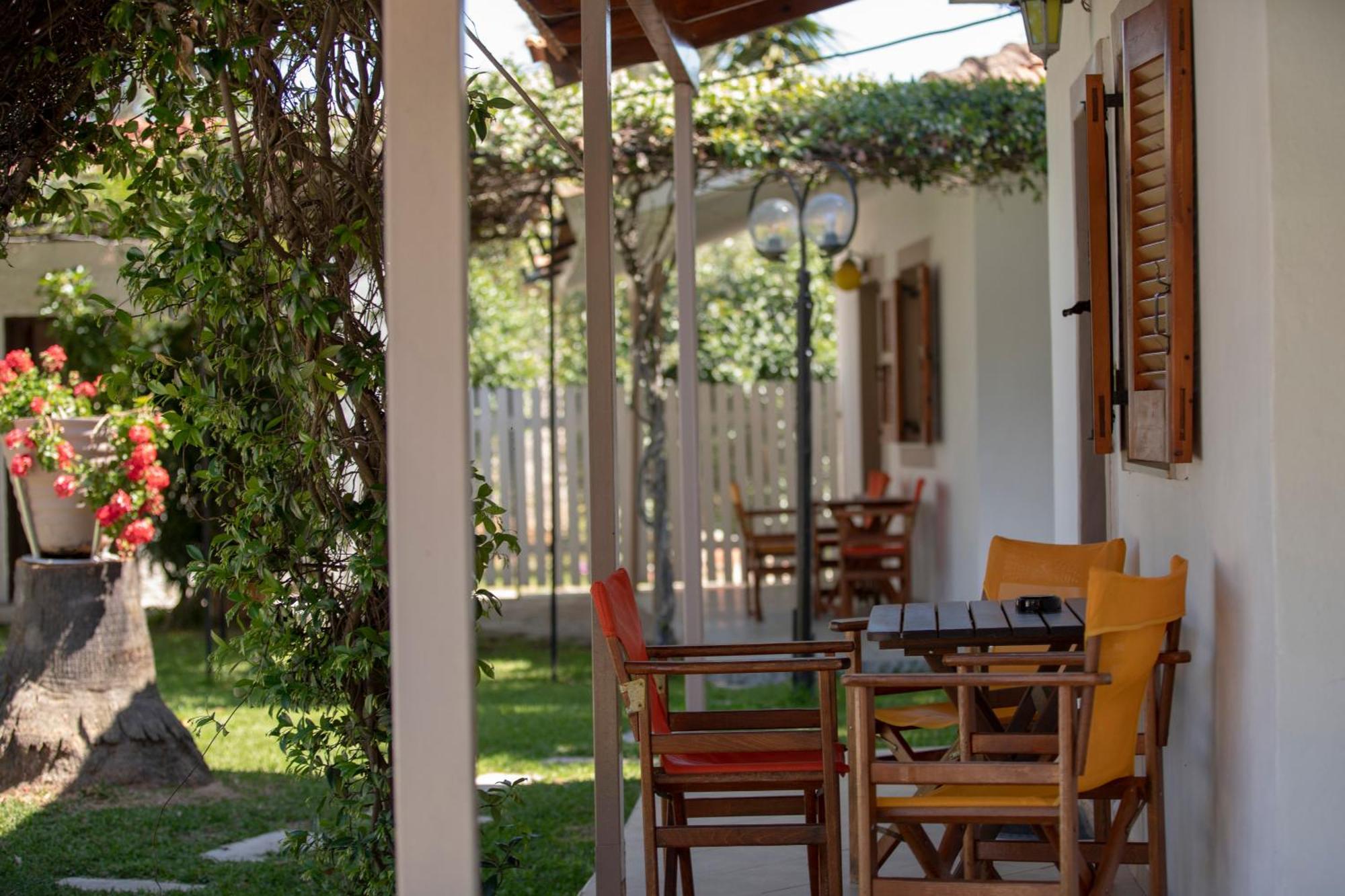 Villa Dimitris Apartments & Bungalows Frínion エクステリア 写真