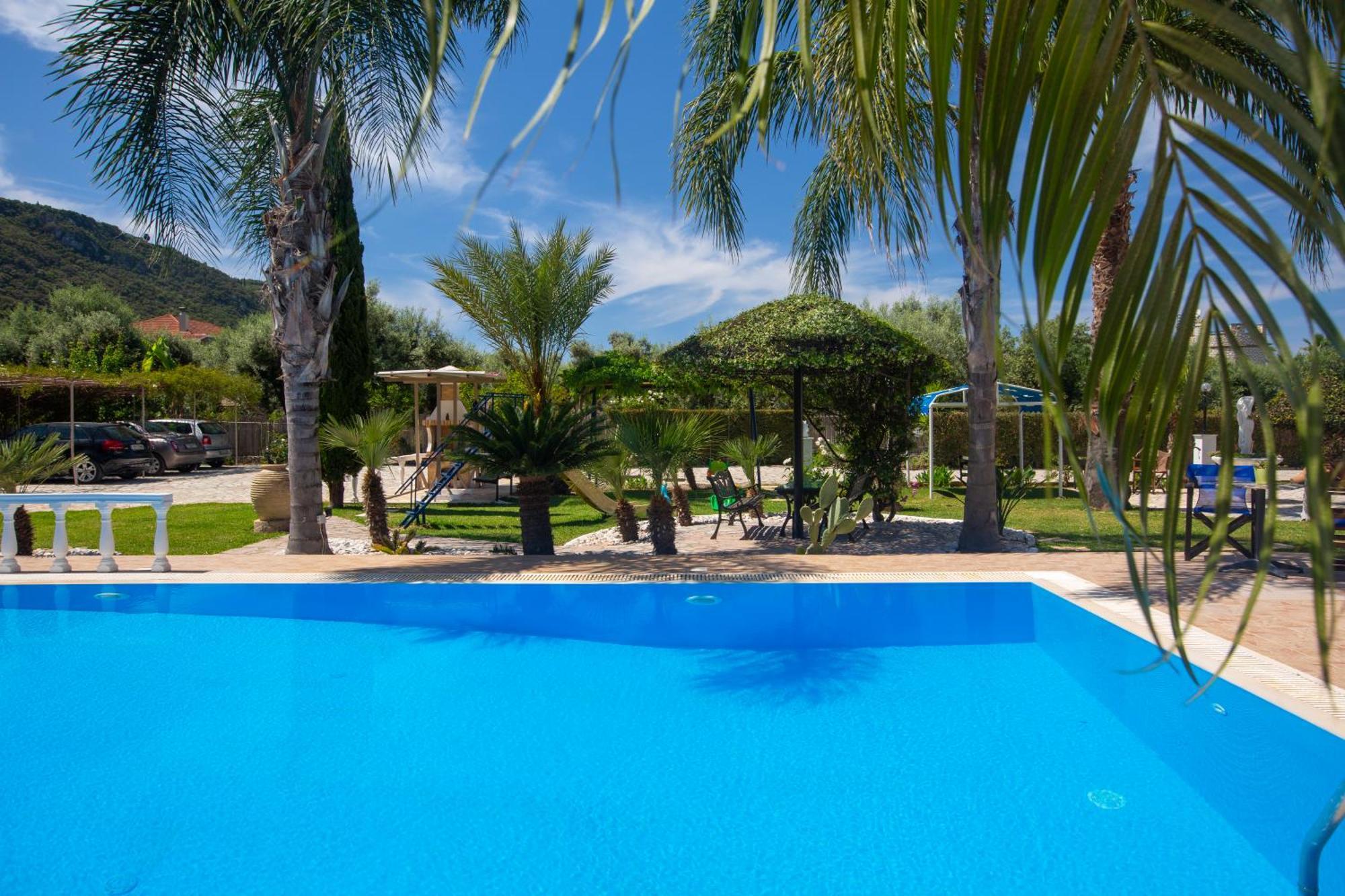 Villa Dimitris Apartments & Bungalows Frínion エクステリア 写真