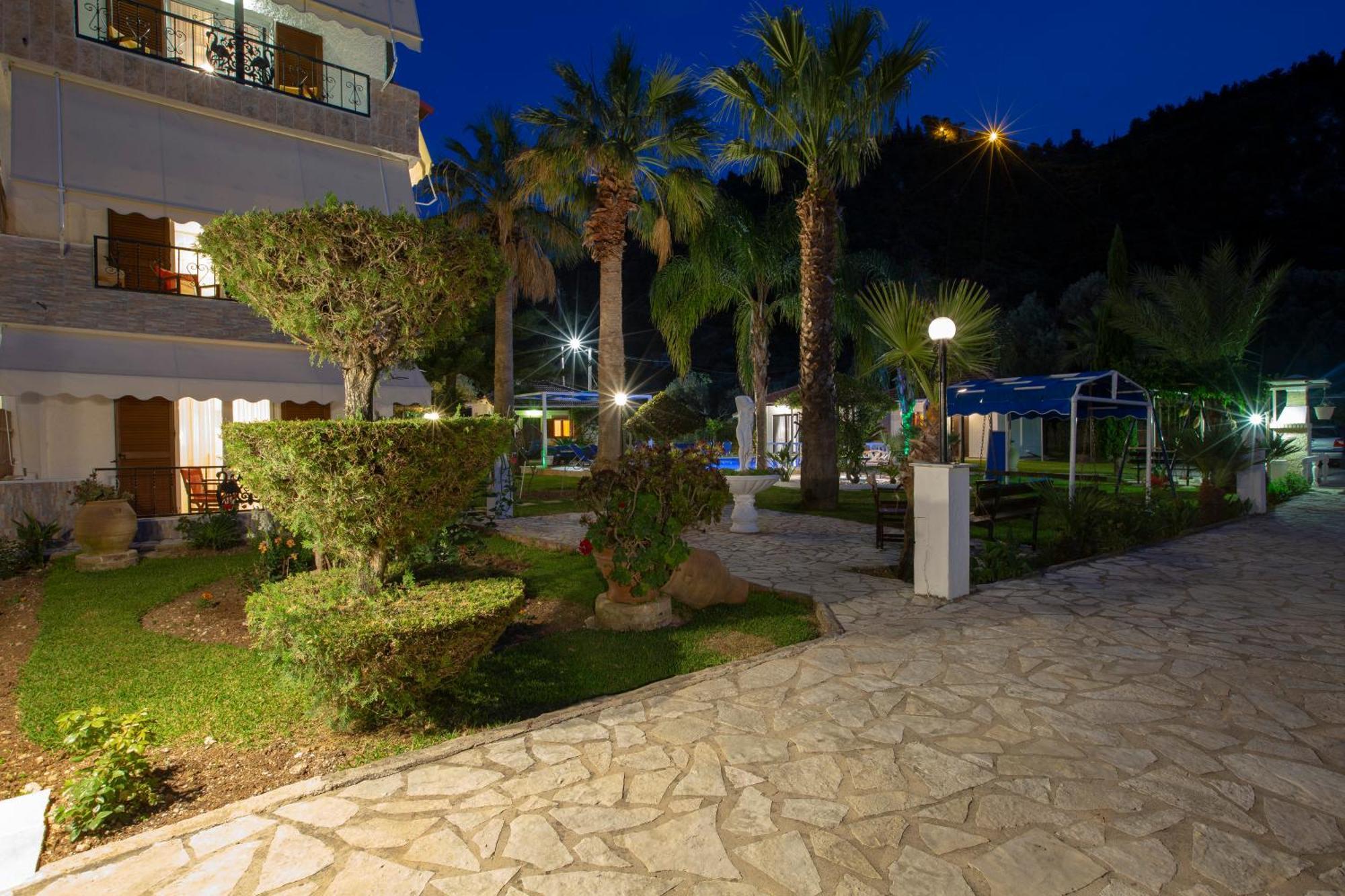 Villa Dimitris Apartments & Bungalows Frínion エクステリア 写真