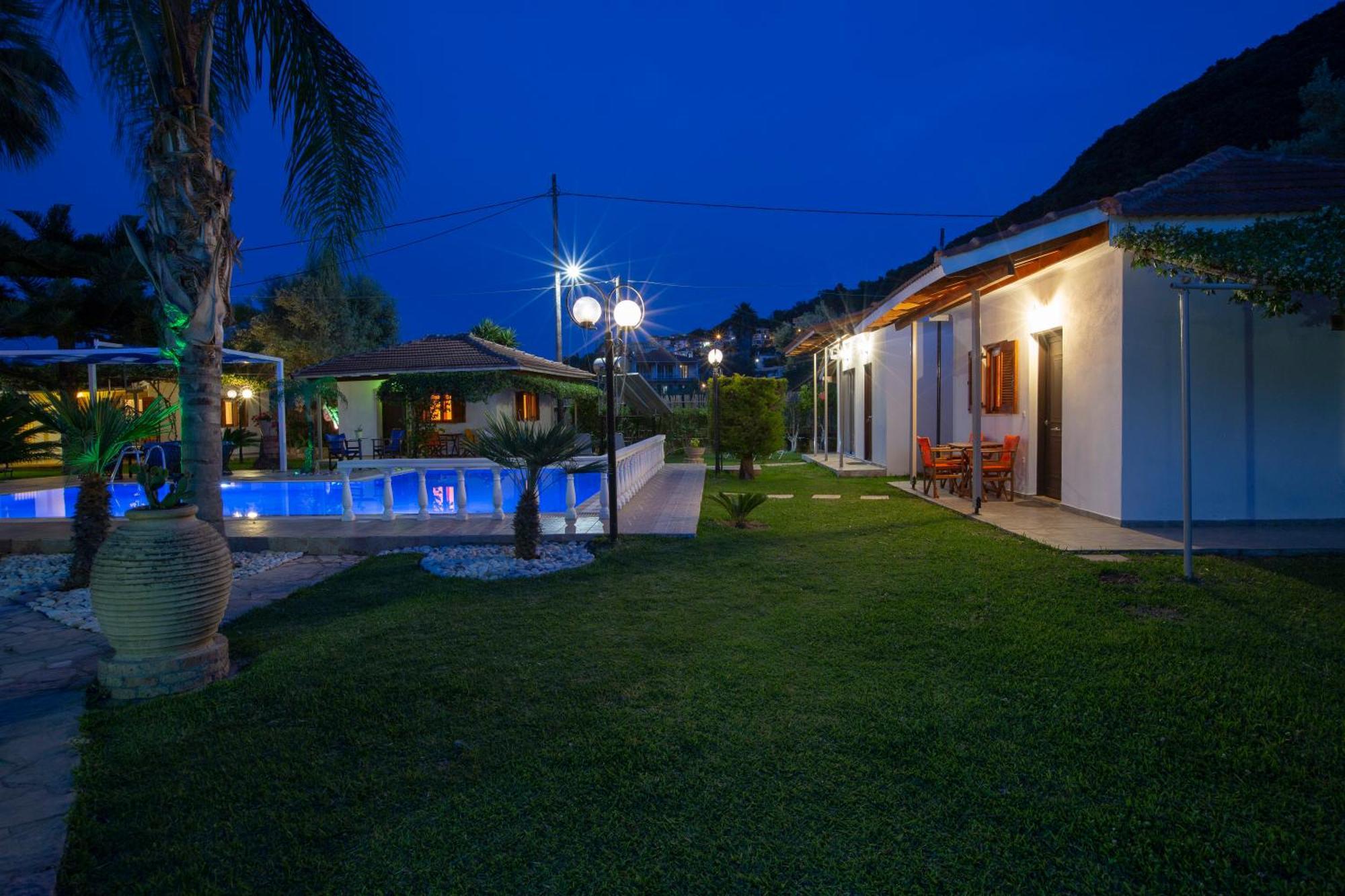 Villa Dimitris Apartments & Bungalows Frínion エクステリア 写真