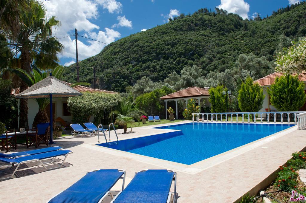 Villa Dimitris Apartments & Bungalows Frínion エクステリア 写真